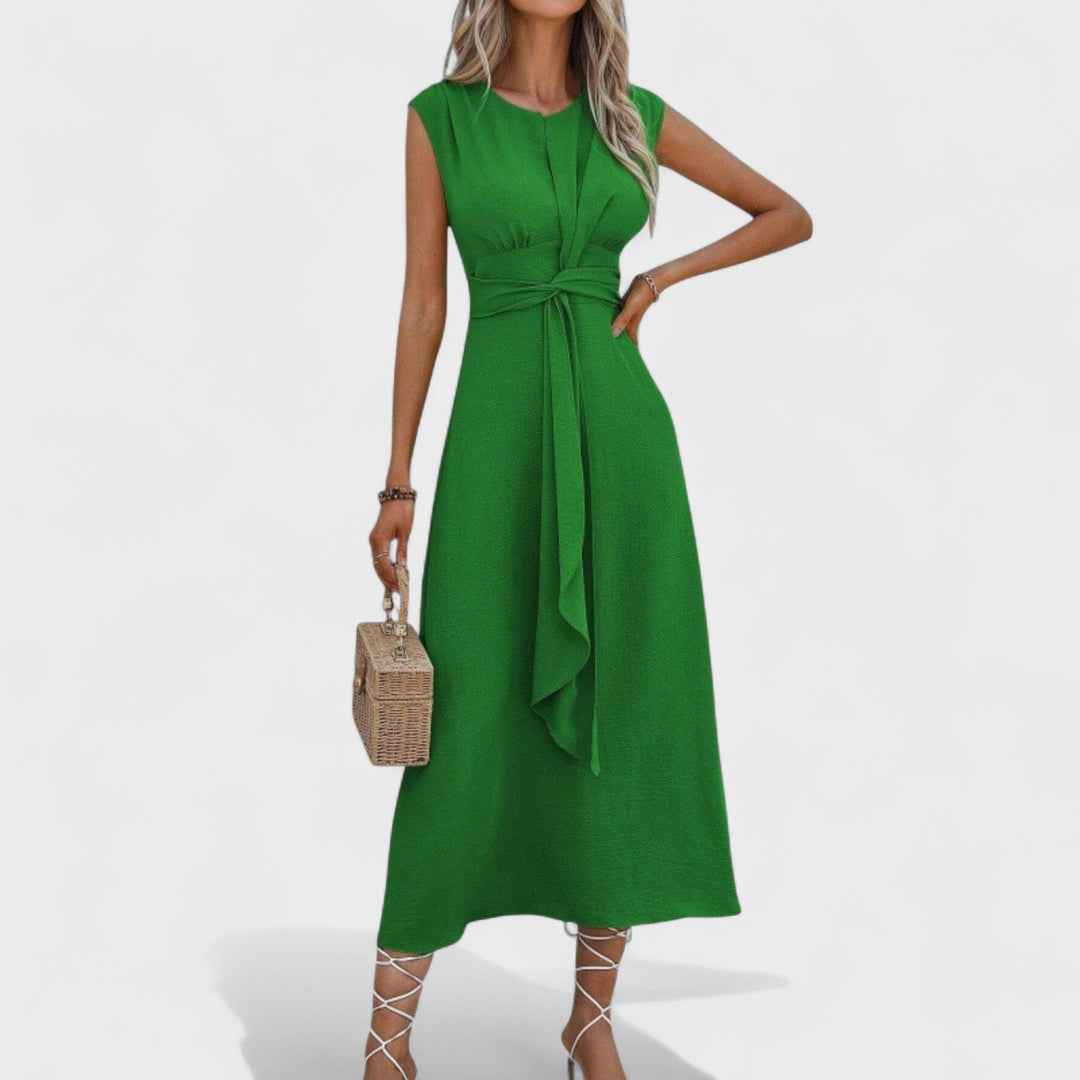 Emilia - Chic Sleeveless Maxi Dress Featuring a Round Neckline