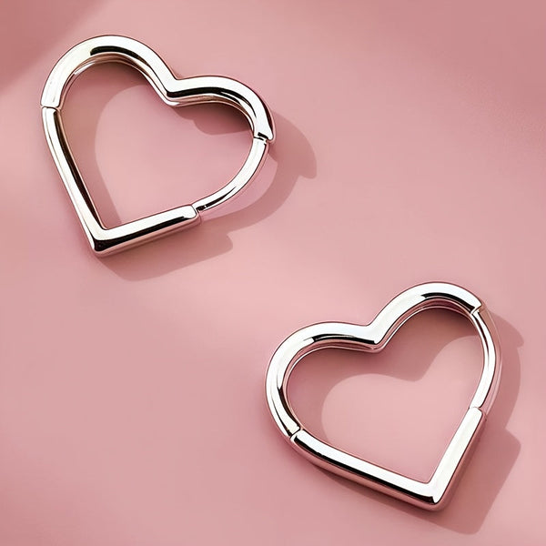 Pendientes pequeños con forma de corazón