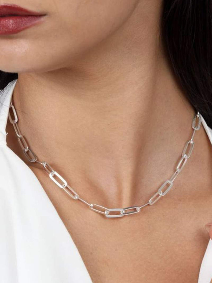 Collar con colgante inspirado en la bicicleta