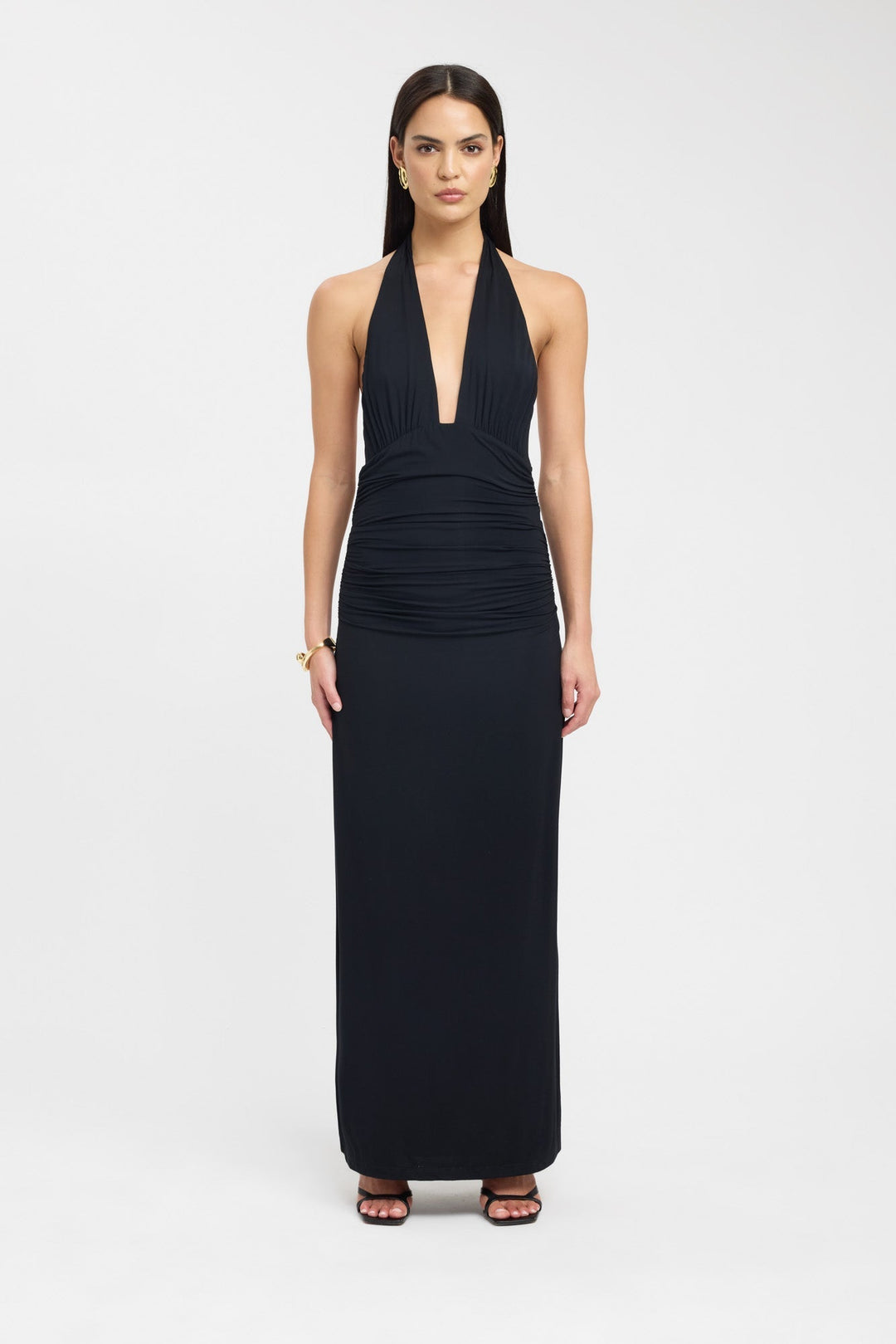 Lerata – Chic Long Dress with Button Detail at Neckline