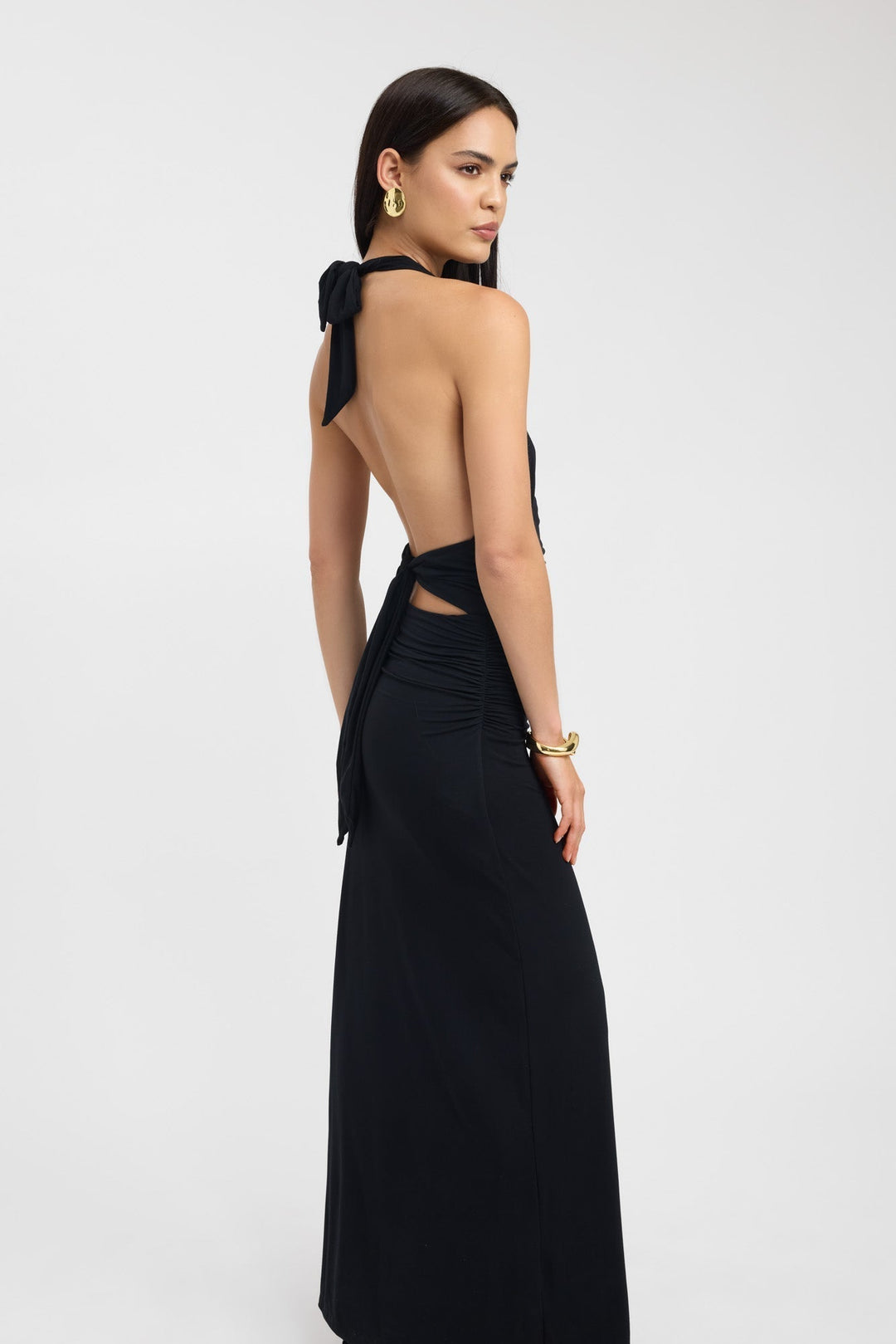 Lerata – Chic Long Dress with Button Detail at Neckline