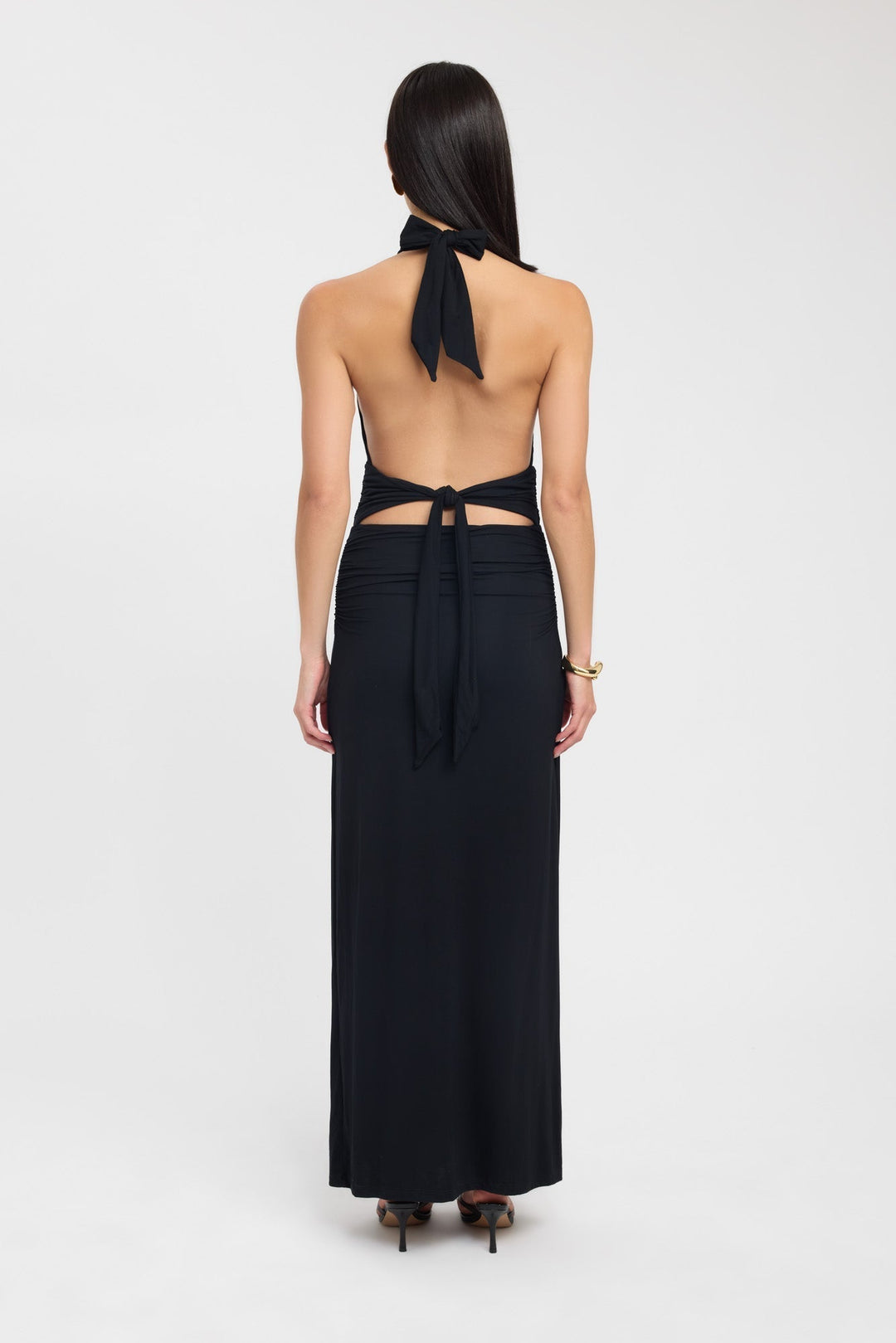 Lerata – Chic Long Dress with Button Detail at Neckline