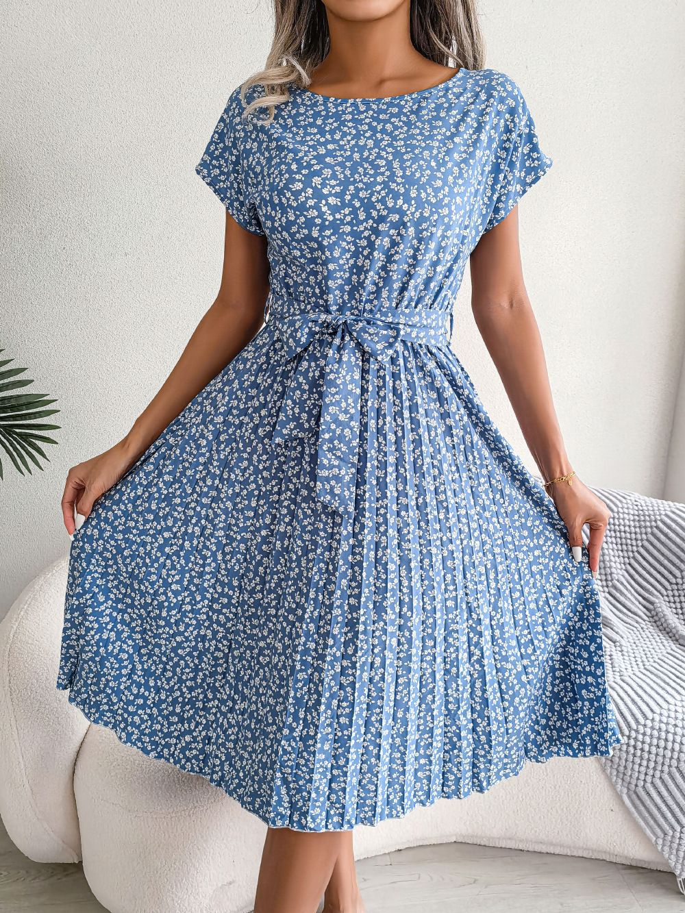 TARYN™ – Airy Vintage Floral Dress