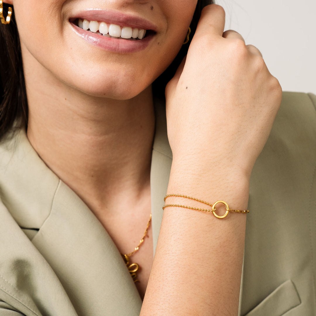 Elegante pulsera de tenis de oro
