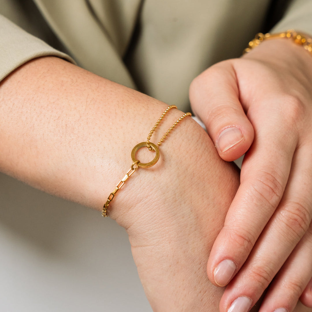 Elegante pulsera de tenis de oro