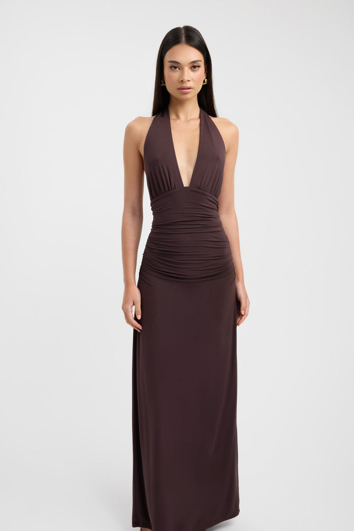 Lerata – Chic Long Dress with Button Detail at Neckline