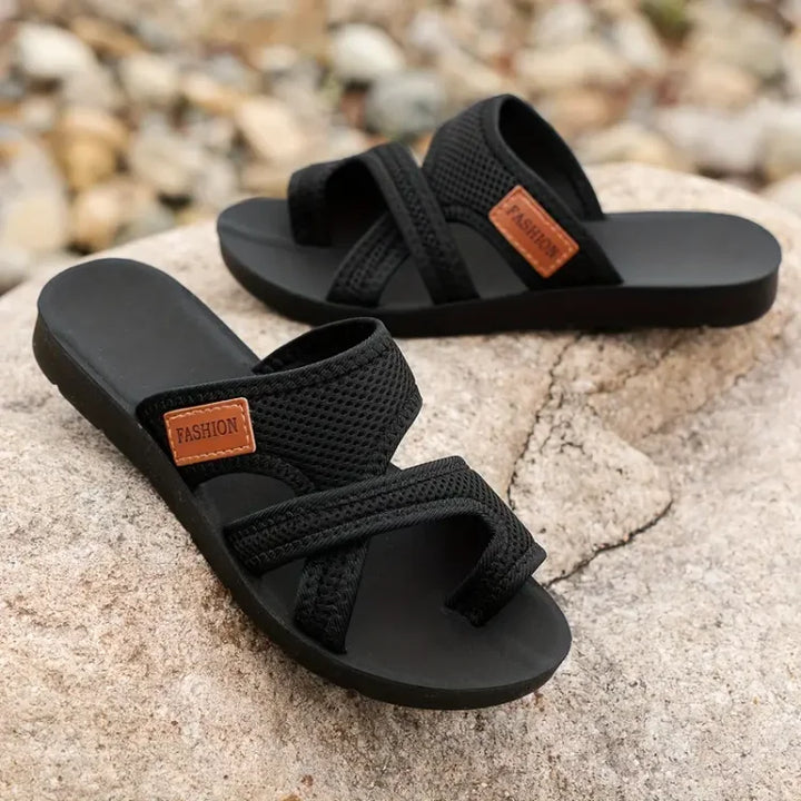 Sandalia casual con bandas cruzadas para mujer