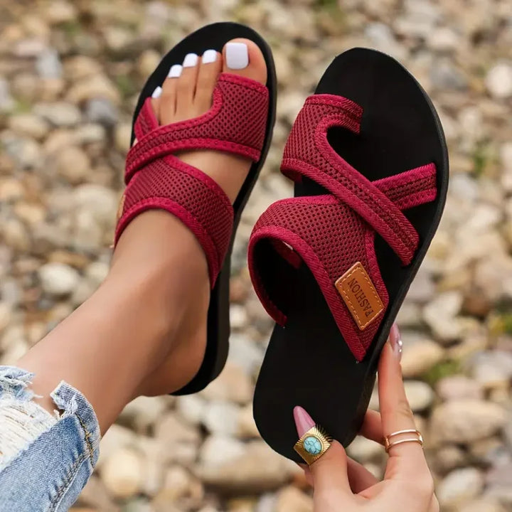 Sandalia casual con bandas cruzadas para mujer