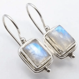 Pendientes de piedra lunar en forma de cuadrado