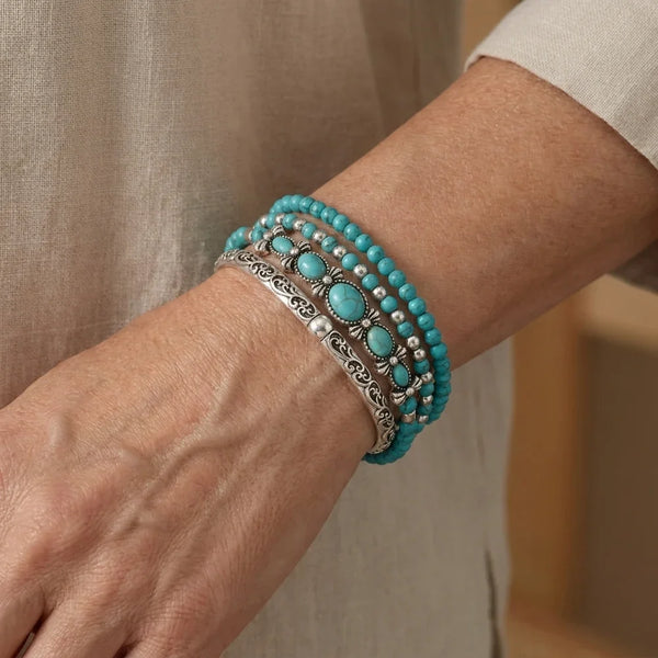 Conjunto de pulseras de cuentas turquesa con detalles plateados